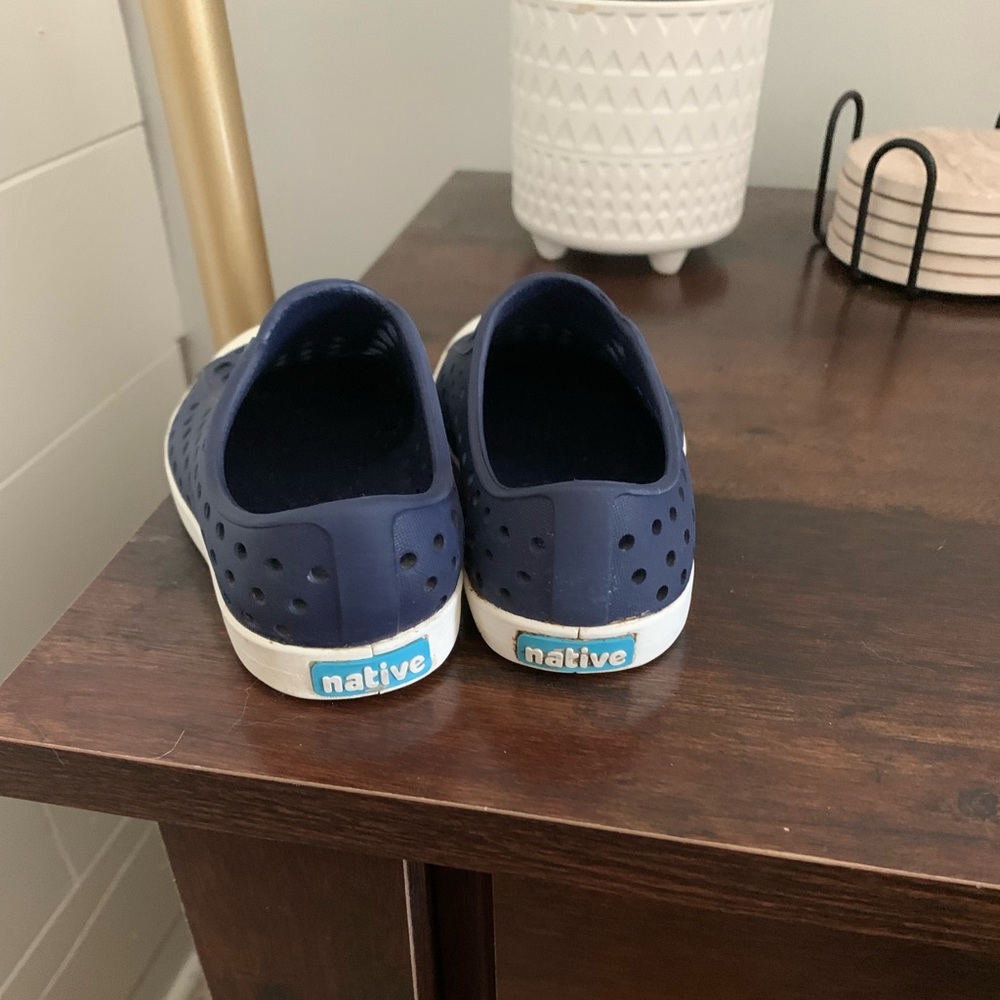 7c toddler Native shoes